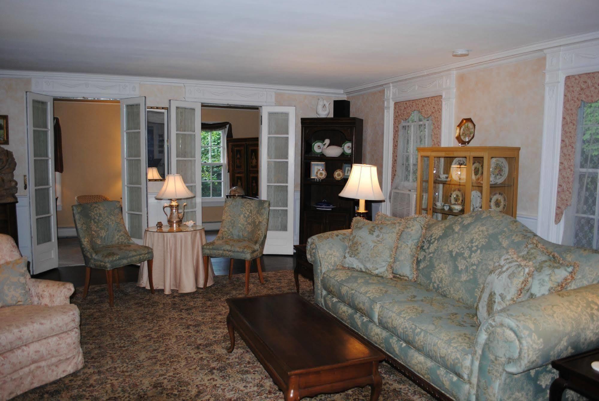 The Inn At ストックブリッジ エクステリア 写真